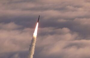 Велика Британія розробляє нові далекобійні ракети для України без американських компонентів Британія розробляє для України дешеву далекобійну зброю без компонентів США, – Bloomberg