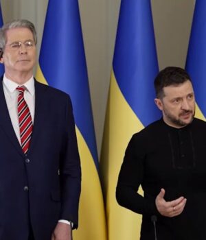 1_1c9cb1c0e803978a522baa67abf0715d_1300x820.jpg Глава Мінфіну США нібито вимагав від Трампа не приймати Зеленського, – ЗМІ