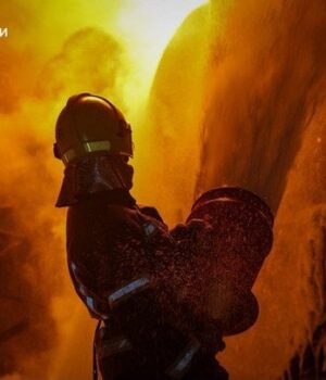 Ворог-випалив-підприємство-в одній-з областей:-є жертва-і постраждалі-(фото) Ворог-випалив-підприємство-в одній-з областей:-є жертва-і постраждалі-(фото)