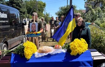 Прощання з героєм: похорон Василя Заремби у Низкиничах Нововолинська-громада-попрощалася-із-Захисником-Василем-Зарембою