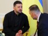 Три колишні президенти України повертають польські нагороди на знак протесту Радіо-Свобода-weekly:-Державні-діячі-України-один-за-одним-відмовилися-від-нагород-Польщі