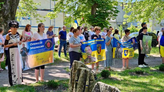 Акція на підтримку безвісти зниклих військових відбулася у Благодатному У-Благодатному-провели-акцію-на-підтримку-військовополонених