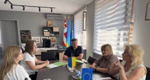 Нововолинськ уклав угоду з благодійною організацією для підтримки вразливих груп населення Нововолинськ-поглиблює-співпрацю-з-БО-«Мережа-100-відсотків-життя-Рівне»:-підписано-меморандум