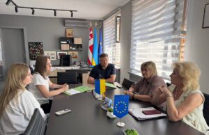 Нововолинськ уклав угоду з благодійною організацією для підтримки вразливих груп населення Нововолинськ-поглиблює-співпрацю-з-БО-«Мережа-100-відсотків-життя-Рівне»:-підписано-меморандум
