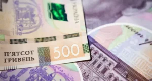 Основні ознаки фальшивих гривень та методи їх перевірки Як-відрізнити-фальшиві-гроші-від-справжніх-–-основні-ознаки-підробки