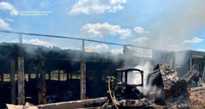 Росіяни вдарили ракетою по Кривому Рогу, є загиблі, багато поранених. В Одесі на пляжі уламок... Росіяни-вдарили-ракетою-по-Кривому-Рогу,-є-загиблі,-багато-поранених-В-Одесі-на-пляжі-уламок.