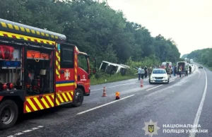Автобус з туристами перекинувся на Хмельниччині: більше 50 пасажирів на борту На-Хмельниччині-перекинувся-автобус-із-понад-50-пасажирами,-який-їхав-до-Болгарії