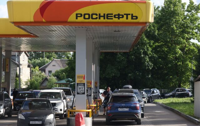 Скорочення виробництва та експорту пального в Росії: нові виклики для ринку Росія втратила чверть виробництва бензину на тлі атак по НПЗ , – Reuters