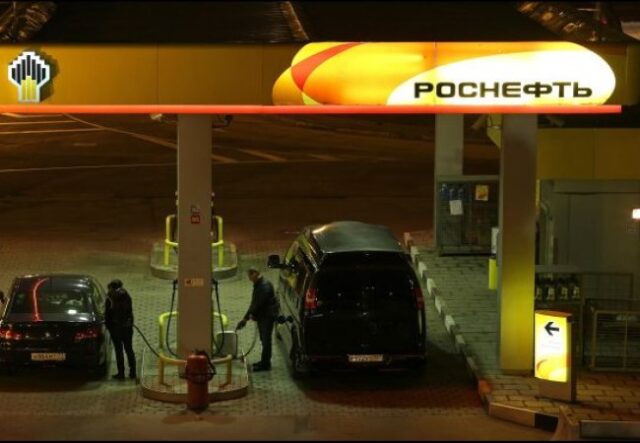 Паливна криза дісталась головного нафтового регіону Росії Паливна-криза-дісталась-головного-нафтового-регіону-Росії