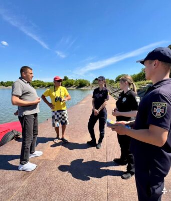 Безпека відпочинку на міському озері: профілактичний рейд у Нововолинську Безпечний-відпочинок-на-воді:-на-міському-озері-провели-профілактичний-рейд