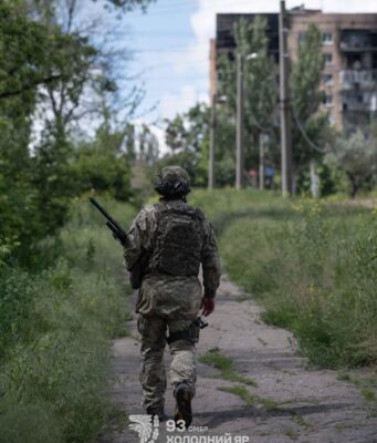 Росіяни рвуться в Костянтинівку, щоб показати “успіх” на тлі ударів ЗСУ, – CNN Росіяни-рвуться-в-Костянтинівку,-щоб-показати-“успіх”-на-тлі-ударів-ЗСУ,-–-cnn