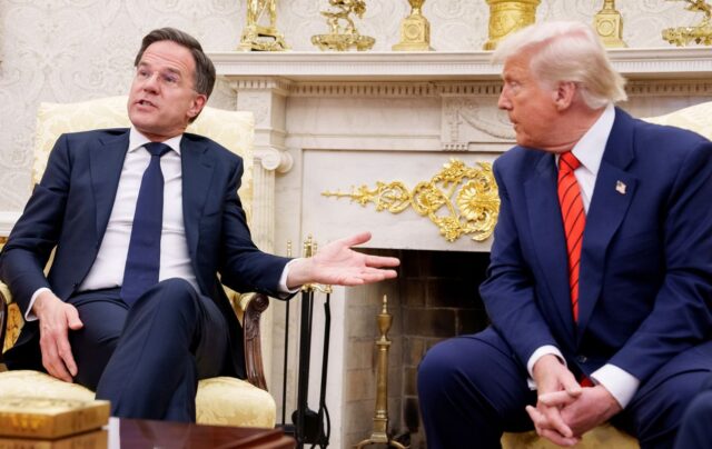 Генсек НАТО намагається пом’якшити критику Трампа щодо європейських союзників Рютте намагався “пом’якшити” Трампа щодо НАТО, та той лишився незворушним, – Bloomberg