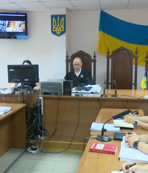 Справа-лікарів-odrex-уже-понад-місяць-не-може-перейти-до-розгляду-по-суті,-лікарняний-захисниці.