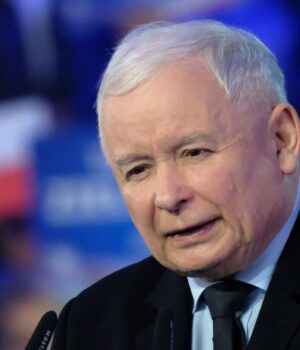 Лідер польської опозиції повертає державну нагороду України