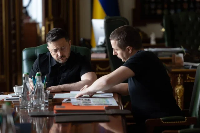 Зеленський: Білорусь готує військову інфраструктуру біля кордону з Україною Зеленський: Білорусь готує військову інфраструктуру біля кордону з Україною
