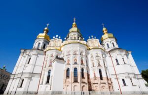 Успенський собор Києво-Печерської лаври законсервували після атаки дронів Успенський собор в Києві консервували після обстрілу, з ремонтом допоможе Швейцарія