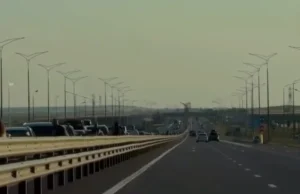 На виїзді з Криму утворився 15-кілометровий затор На-виїзді-з-Криму-утворився-15-кілометровий-затор,-вночі-рух-Кримським-мостом-перекрили-–-astra