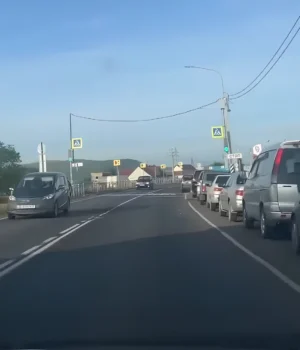 Паливна-криза-охопила-майже-всю-росію:-черги,-ліміти,-імпорт-бензину-та-режим-НС-–-відео