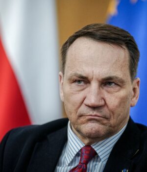 “Відповідь була неадекватною”: Сікорський засудив рішення щодо ордена Зеленського