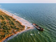 Кінбурнська коса: український прапор встановлено, але ситуація залишається напруженою Кінбурнська-коса:-що-там-відбувається.-Всі-версії