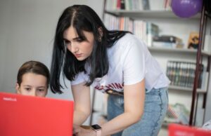 Соломія Маковська: шлях від біженки до директорки школи в Чехії «Не-очікувала,-що-мене-тут-будуть-нагороджувати».-Історія-українки,-яка-очолить-школу-в-Чехії