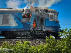 Фото: дизель-поїзд загорівся під час руху на Закарпатті Фото: дизель-поїзд загорівся під час руху на Закарпатті