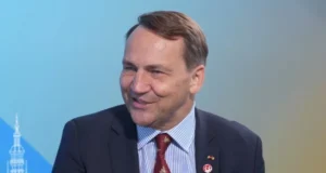 Прямі переговори між Україною та Росією: думка польського міністра Переговори-про-мир-мають-бути-прямими-між-Зеленським-і-путіним-–-Сікорський