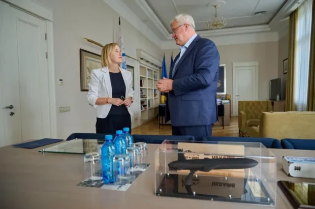 Тимчасова повірена у справах США завершує роботу в Україні Тимчасова повірена у справах США завершує роботу в Україні