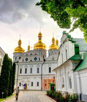 28-червня:-церковне-свято-сьогодні,-що-повісити-біля-входу-для-захисту-дому