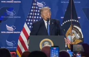 Трамп звинувачує демократів у радикалізмі на конференції релігійних консерваторів Трамп-назвав-демократів-комуністами-безбожниками-та-окреслив-стратегію-на-проміжні-вибори