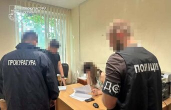 На Волині ексдиректорку Служби місцевих автодоріг взяли під домашній арешт через підозру в розтраті держкоштів На-Волині-ексдиректорку-Служби-місцевих-автодоріг-взяли-під-домашній-арешт-через-підозру-в-розтраті-держкоштів