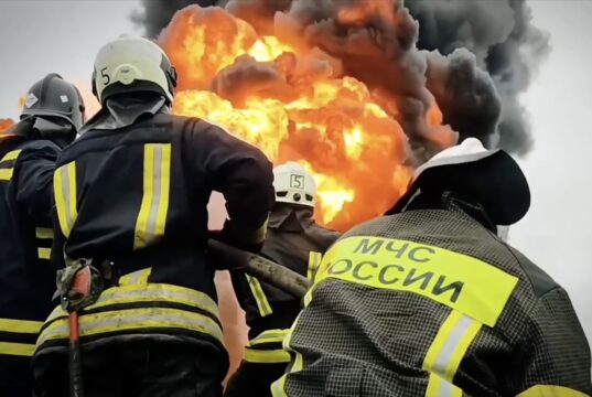 Пожежа на Слов’янському НПЗ: наслідки удару українських військ Слов’янський НПЗ у Росії палає другу добу після українського удару (фото)