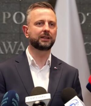 З-Бандерою-до-Європейського-Союзу-Україна-не-увійде,-–-міністр-оборони-Польщі