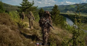 Втрати Росії за добу: 1350 військових та 71 артилерійська система За-добу-росія-втратила-1350-військових,-71-артсистему-та-майже-2-тисячі-дронів-–-Генштаб