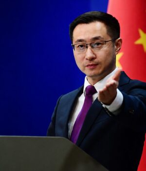 Китай зажадав від Росії та України зупинити бойові дії