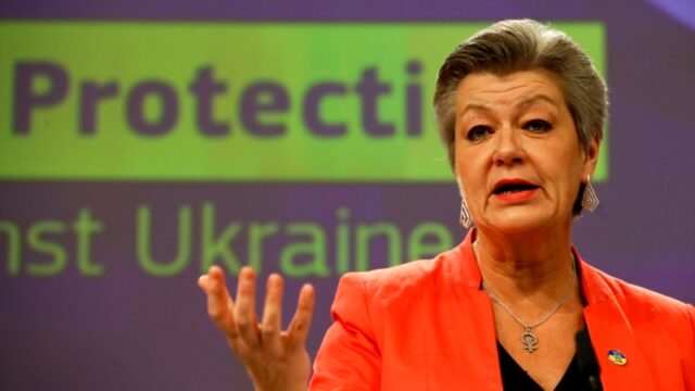 ЄС продовжує тимчасовий захист для українців, але з обмеженнями для військовозобовʼязаних «Ми-мали-зробити-це-раніше».-Спецпредставниця-ЄС-про-чоловіків,-громадянство-та-тимчасовий-захист