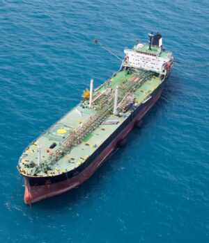 Україна-в-imo-прирівняла-танкери-“тіньового-флоту”-РФ-до-військових-об’єктів,-–-ft