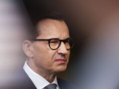 Експрем’єр Польщі зробив різку заяву про Україну і відмовився від ордена: куди він його передасть Експрем’єр-Польщі-зробив-різку-заяву-про-Україну-і-відмовився-від-ордена:-куди-він-його-передасть