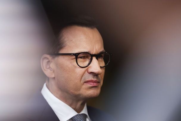 Експрем’єр Польщі зробив різку заяву про Україну і відмовився від ордена: куди він його передасть Експрем’єр-Польщі-зробив-різку-заяву-про-Україну-і-відмовився-від-ордена:-куди-він-його-передасть