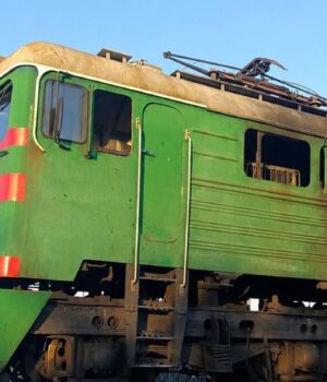 РФ дроном атакувала електровоз на Дніпровщині: можливі затримки поїздів