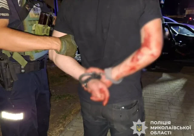 У Миколаєві внаслідок стрілянини загинули двоє іноземців У-Миколаєві-внаслідок-стрілянини-в-автомобілі-загинули-двоє-іноземців,-ще-одного-чоловіка-затримали