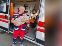 На Волині жінка народила хлопчика в автомобілі швидкої допомоги На-Волині-жінка-народила-хлопчика-в-автомобілі-швидкої-допомоги