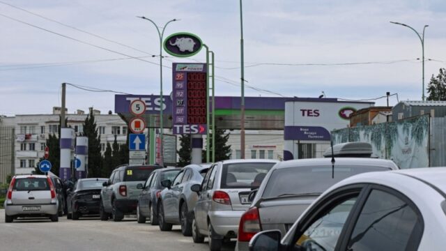 Путін визнає дефіцит пального в Криму та Росії «Ситуація-йде-до-критичної».-РФ-не-має-відповіді-на-удари-ЗСУ?-Путін-помітив-дефіцит-бензину
