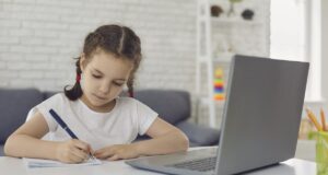 Українським дітям за кордоном дедалі важче вчитися онлайн у наших школах, – Лубінець Українським-дітям-за-кордоном-дедалі-важче-вчитися-онлайн-у-наших-школах,-–-Лубінець
