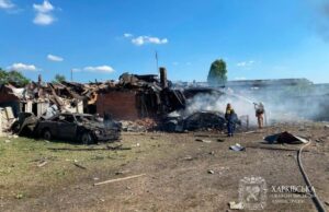 Росіяни посеред дня вдарили КАБами по Харкову: двоє загиблих та багато постраждалих Росіяни-посеред-дня-вдарили-КАБами-по-Харкову:-двоє-загиблих-та-багато-постраждалих