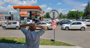 Паливна криза в Росії: Путін визнає дефіцит через удари ЗСУ «Насправді-ситуація-гірша»:-що-з-дефіцитом-пального-в-РФ-та-окупації-–-оцінка-експерта