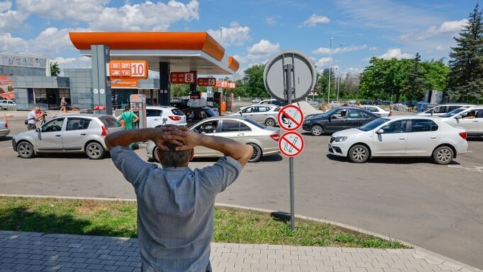 Паливна криза в Росії: Путін визнає дефіцит через удари ЗСУ «Насправді-ситуація-гірша»:-що-з-дефіцитом-пального-в-РФ-та-окупації-–-оцінка-експерта