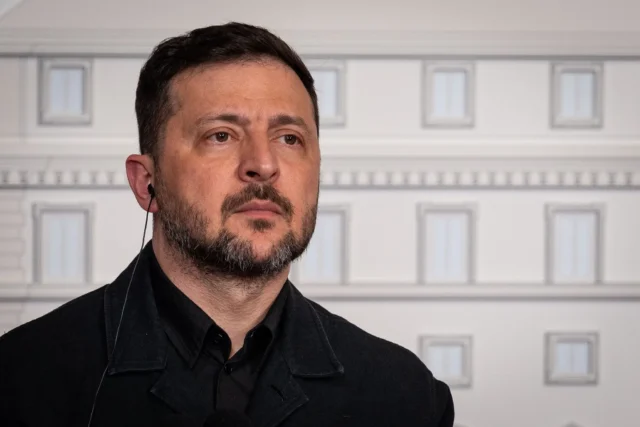 Рейтинг Зеленського зріс: нове опитування показало зміну настроїв українців Рейтинг Зеленського зріс: нове опитування показало зміну настроїв українців