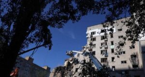 Житлові будинки палають, а кількість жертв зростає: всі деталі моторошної атаки на Київ (фото, відео) Житлові-будинки-палають,-а кількість-жертв-зростає:-всі-деталі-моторошної-атаки-на Київ-(фото,-відео)