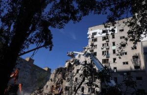 Житлові будинки палають, а кількість жертв зростає: всі деталі моторошної атаки на Київ (фото, відео) Житлові-будинки-палають,-а кількість-жертв-зростає:-всі-деталі-моторошної-атаки-на Київ-(фото,-відео)